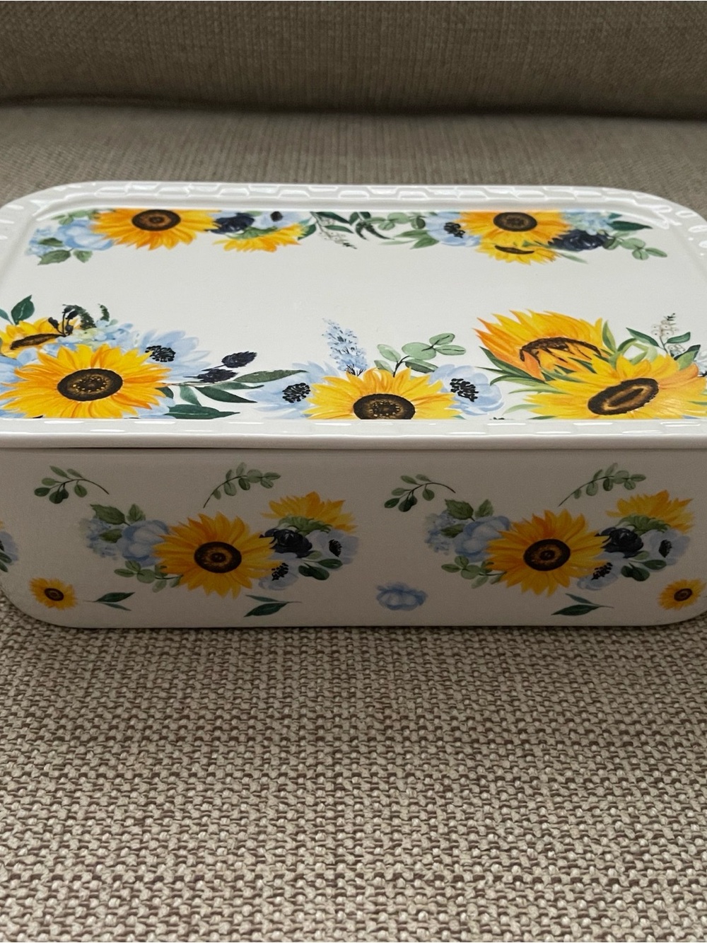 Grace Pantry Sunflower Porcelain Covered Casserole Serving Dish